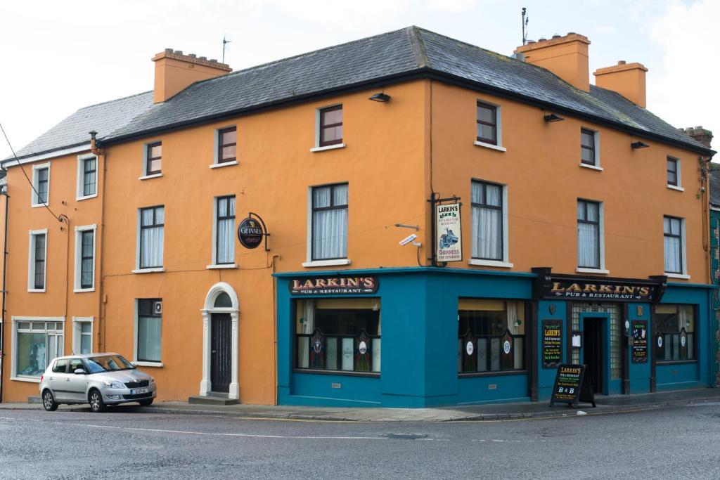 Larkin'S Pub, Restaurant, And B&B Milltown  ภายนอก รูปภาพ